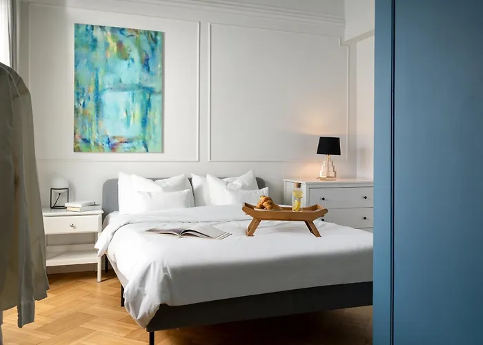 Little Paris By Urbanesq Apartament