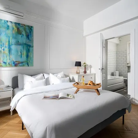 Little Paris By Urbanesq Boekarest