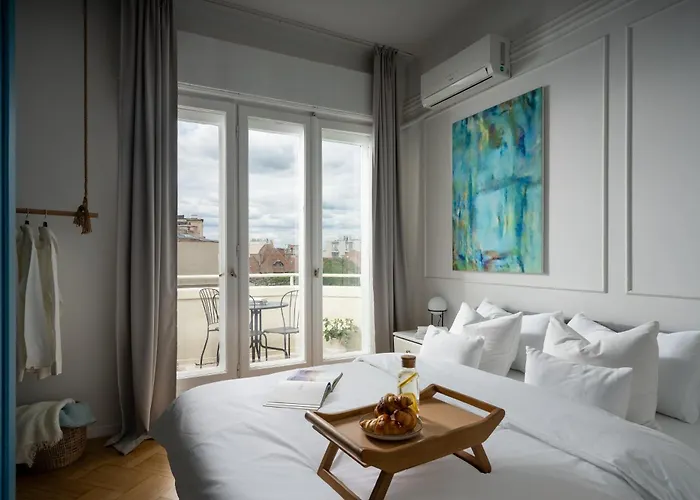 Little Paris By Urbanesq * بوخارست