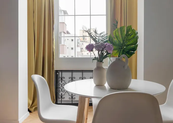 Little Paris By Urbanesq Бухарест