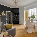 Little Paris By Urbanesq Apartament